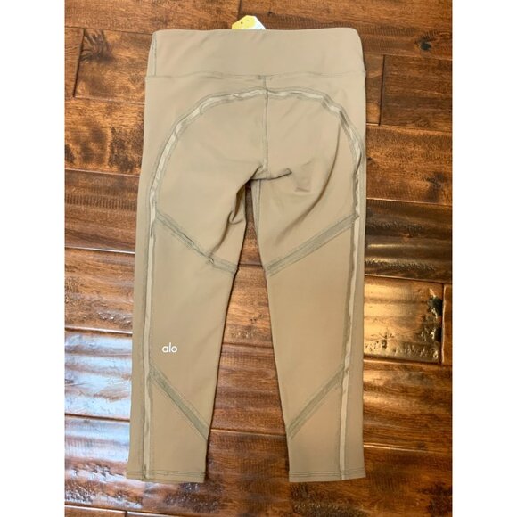 Alo Yoga Tan Yoga Continuity Capri Athletic Leggings, Size Small - Picture 3 of 4